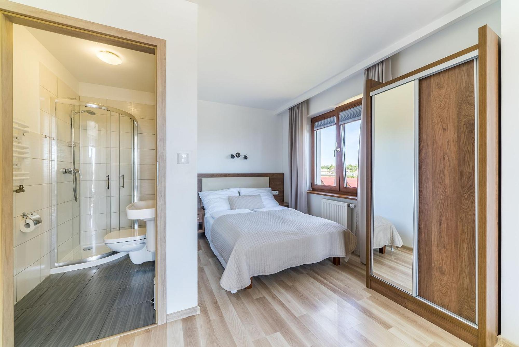 Apartamenty I Pokoje Goscinne Relax Ястарня Стая снимка