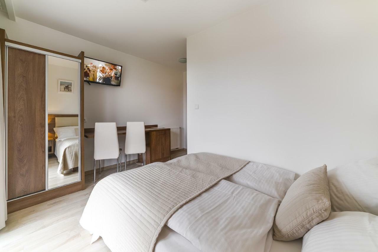 Apartamenty I Pokoje Goscinne Relax Ястарня Екстериор снимка